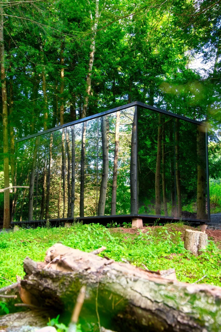 Home 23 Haus Windham building exterior with mountain backdrop