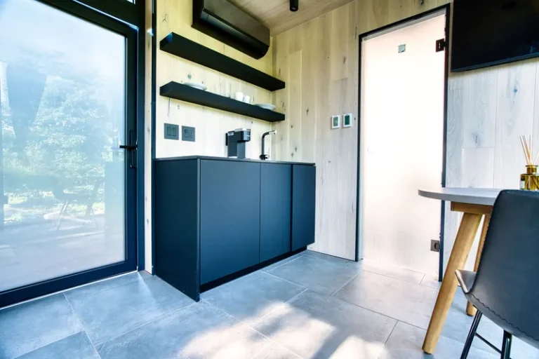 Home 12 Suite hot tub deck at Haus Windham