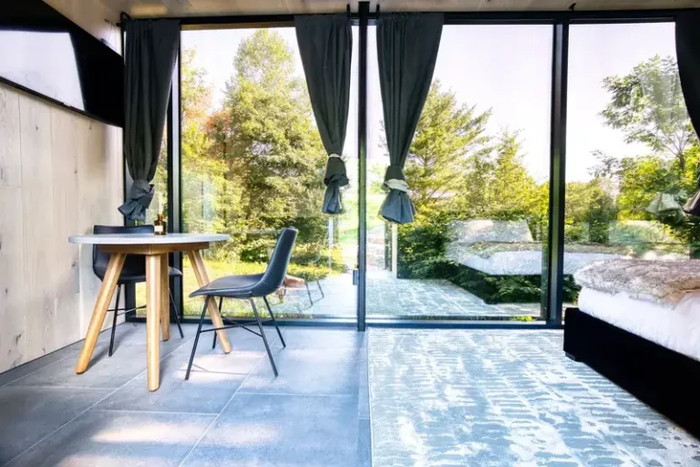 Home 15 Open plan suite interior at Haus Windham