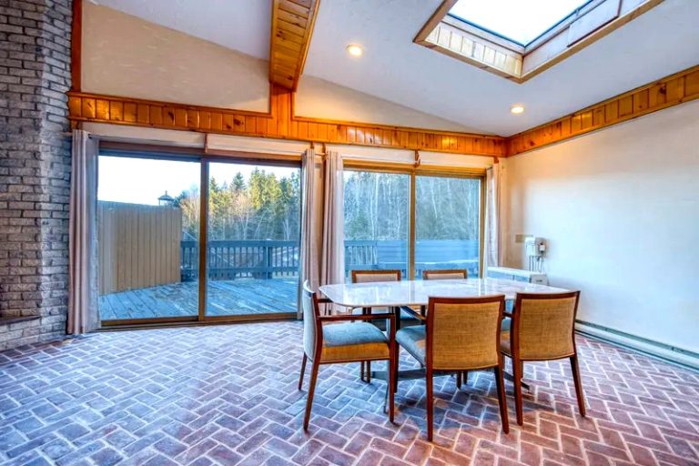 02_dining_deck_view